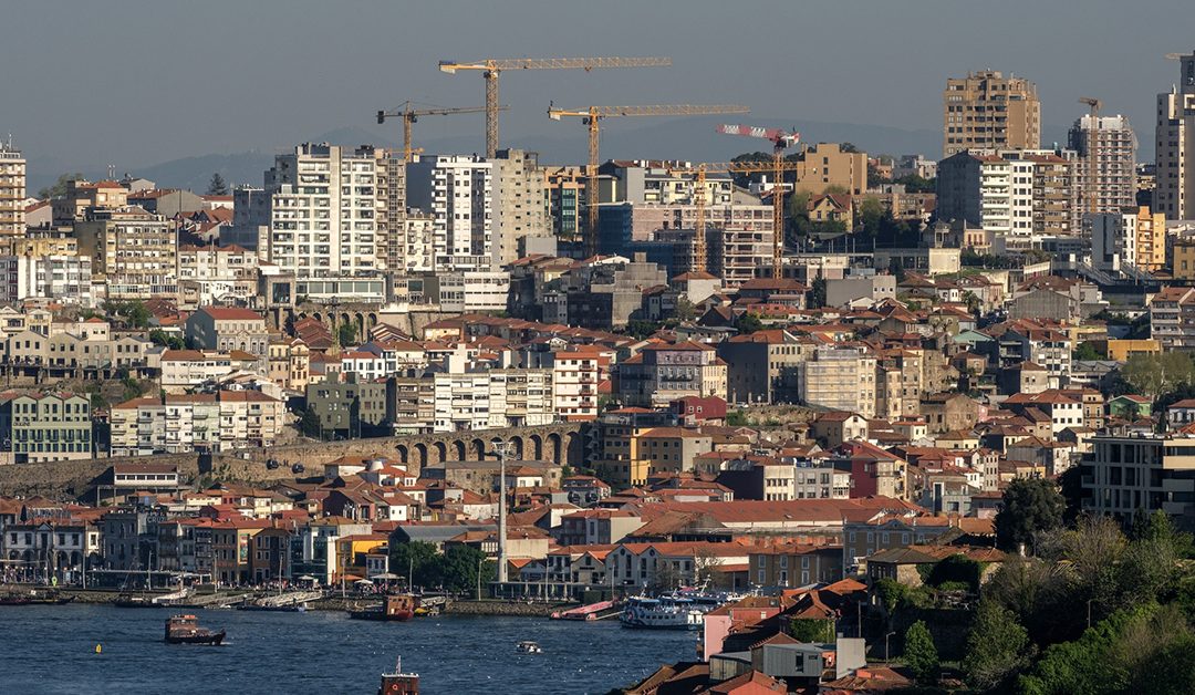 Apoios do Porta 65 estão a ser travados por condição não prevista na lei