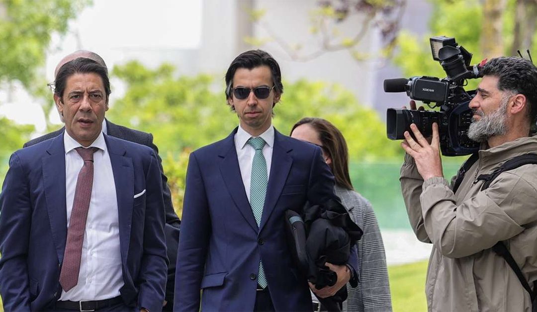 Empresa de Rui Costa tem encargos vencidos superiores a 660 mil euros. Penalistas alertam que governance do Benfica SAD deve ser reforçada